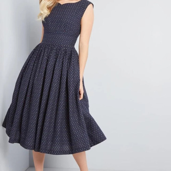 Modcloth Dresses & Skirts - Modcloth Fabulous Fit and Flare with Pockets!